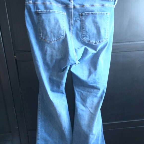 Kut from the Kloth Flare Jeans - Picture 4 of 13